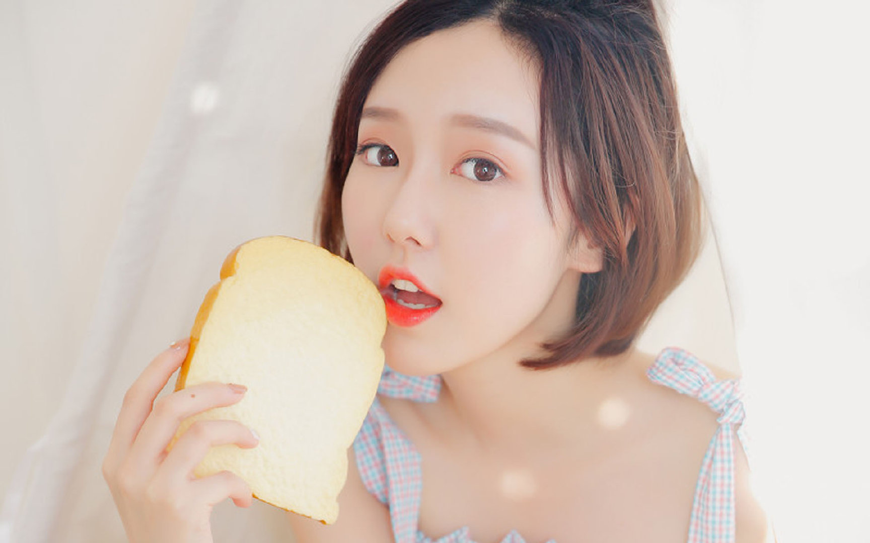 《观众互动新体验：虚拟现实中的沉浸式观赛》，沉浸式虚拟演播室