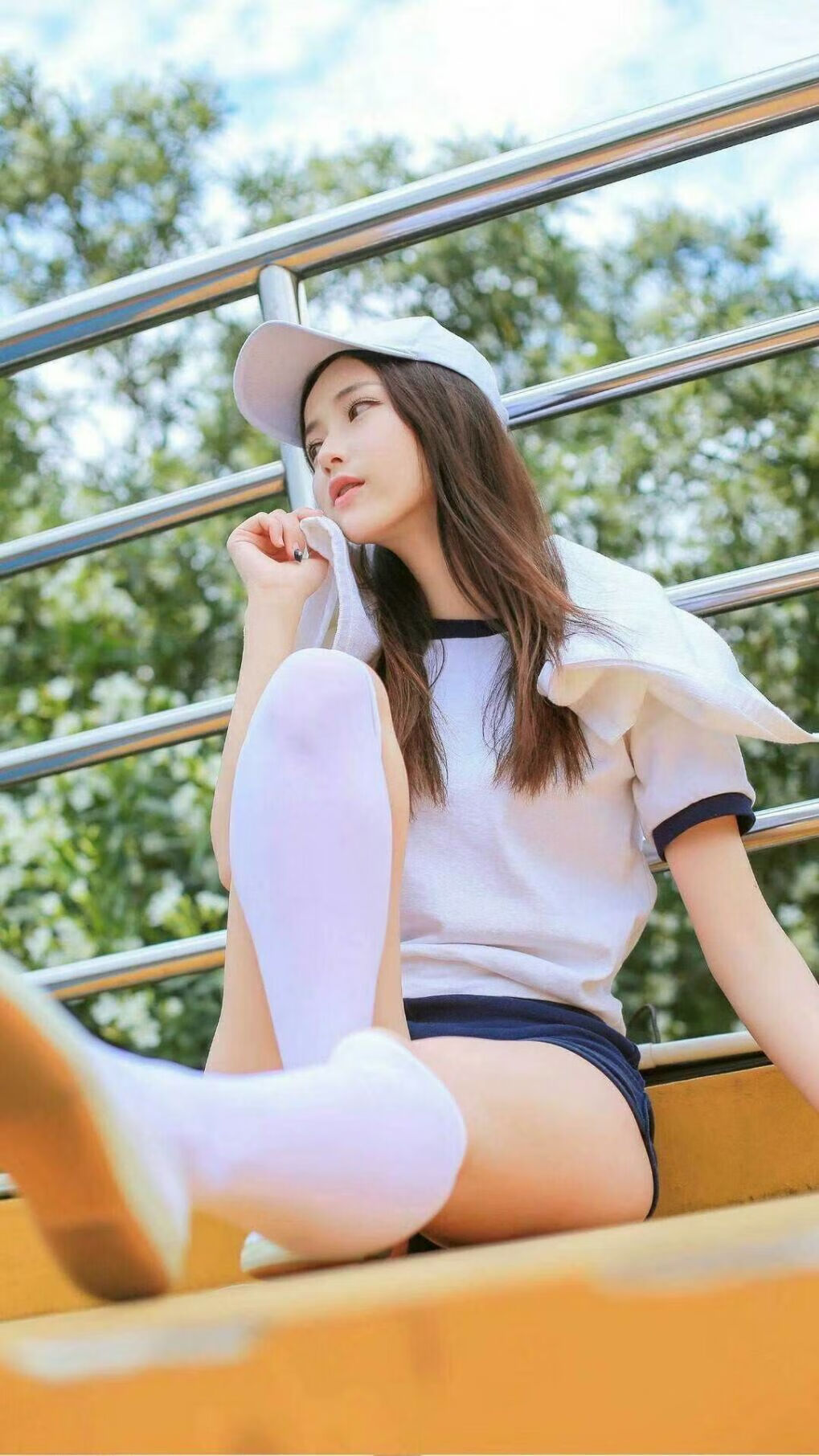 爱游戏体育app-乌拉圭女篮在南美锦标赛中表现出色，再创佳绩，乌拉圭美女球迷