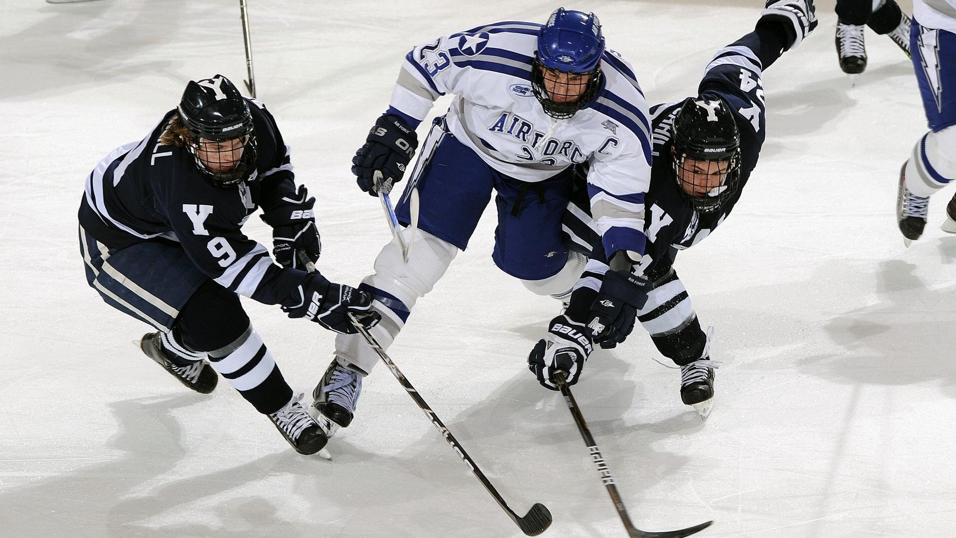 掩护后选择定点投篮还是突破的时机分析，篮球中掩护配合的基本要求是什么